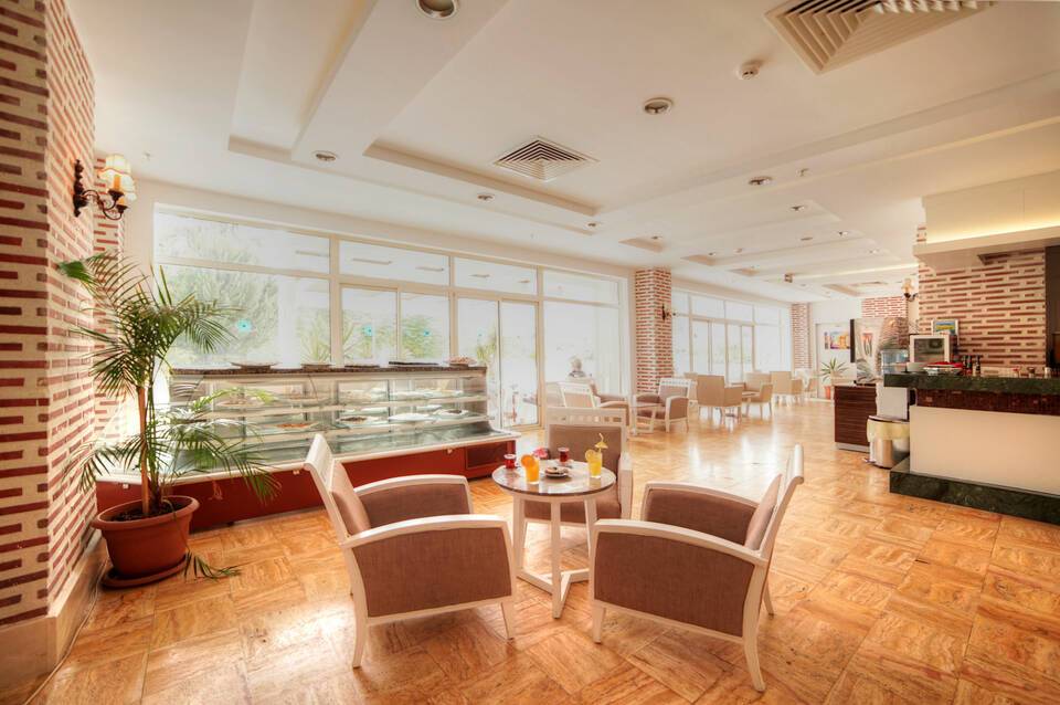 Zena Resort Hotel 4