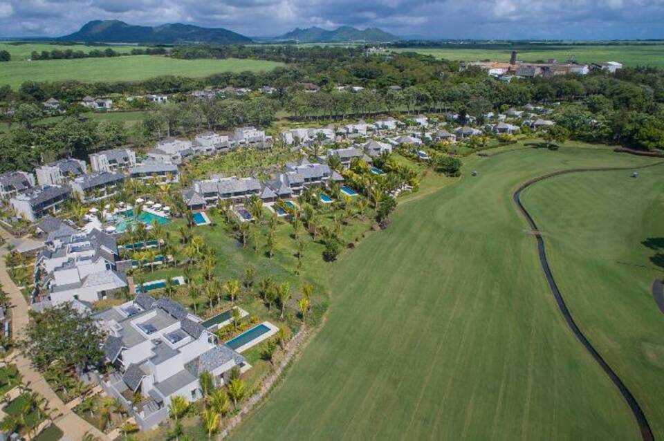 The Bay Club at Anahita 1