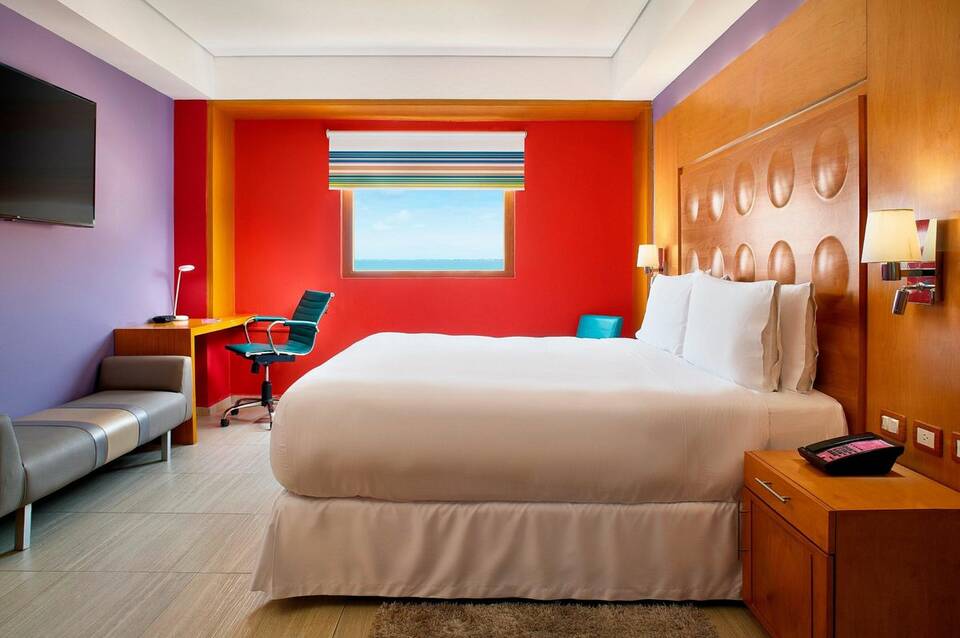 Aloft Cancun 5