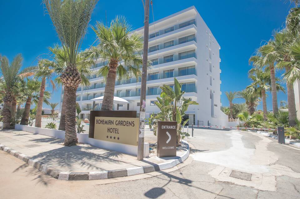 Bohemian Gardens Hotel 1