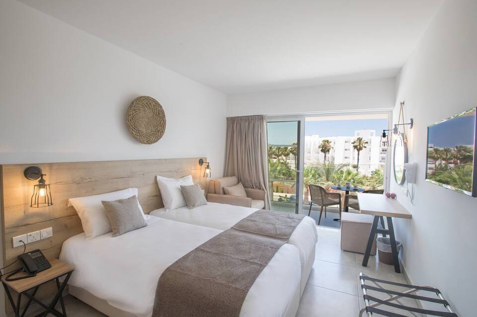 Bohemian Gardens Hotel 4