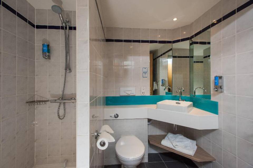 Holiday Inn Express London - Dartford 1
