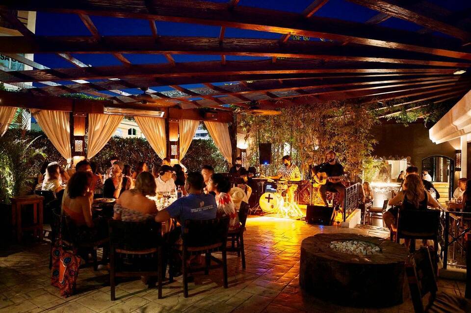 Bahia Hotel & Beach House 2