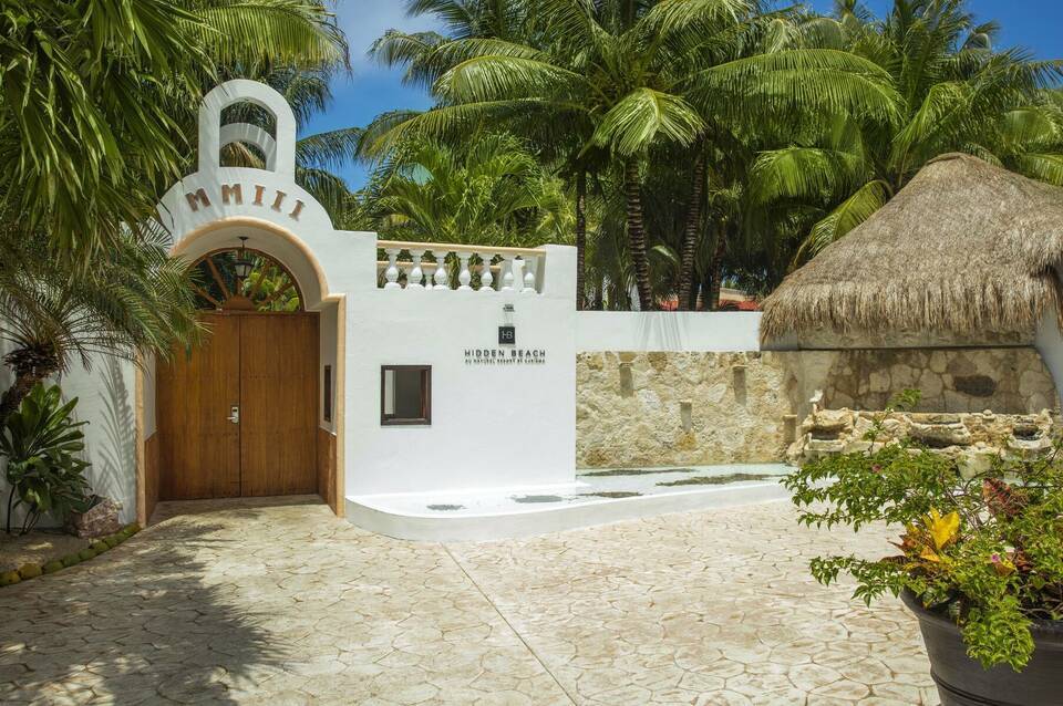 Hidden Beach Resort Au Naturel Club 2