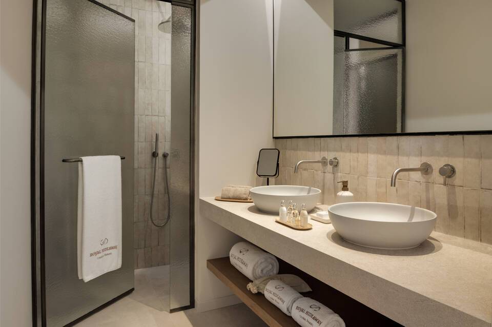 Royal Hideaway Corales Villas 2