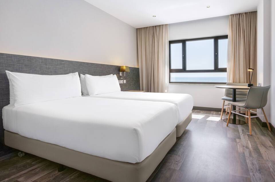 Hotel Cádiz Paseo del Mar Affiliated by Meliá 2