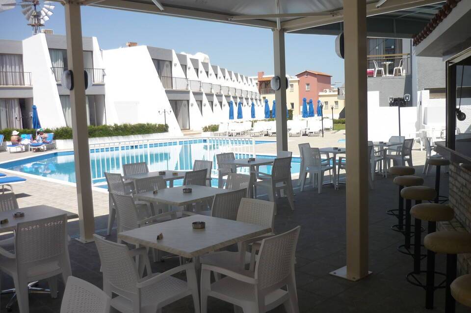 Penelope Beach Hotel 1