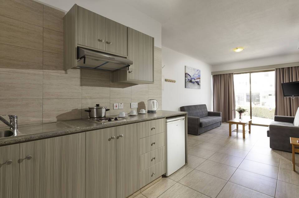 Penelope Beach Hotel 3