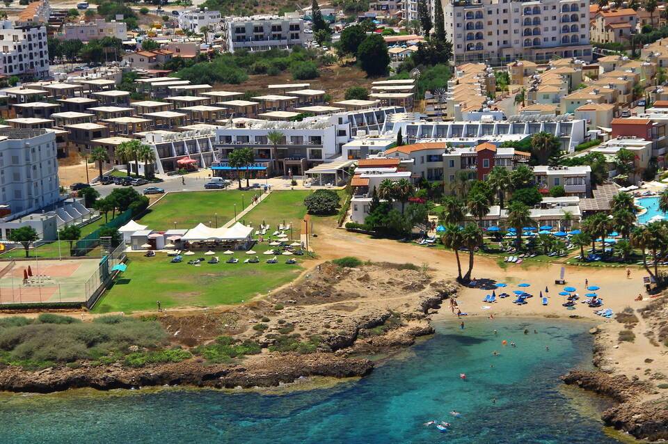 Penelope Beach Hotel 5