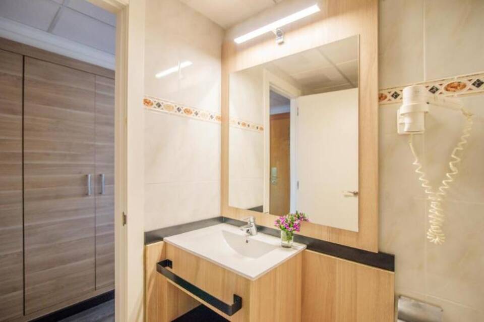 Hotel Benidorm East by Pierre & Vacances 5