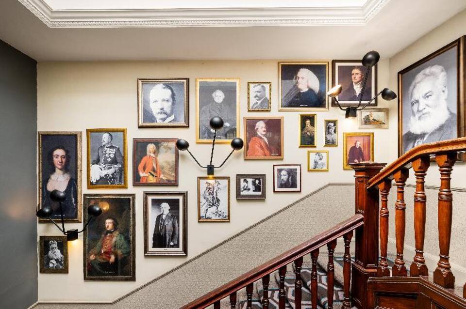 Hotel Indigo Edinburgh - Princes Street 2