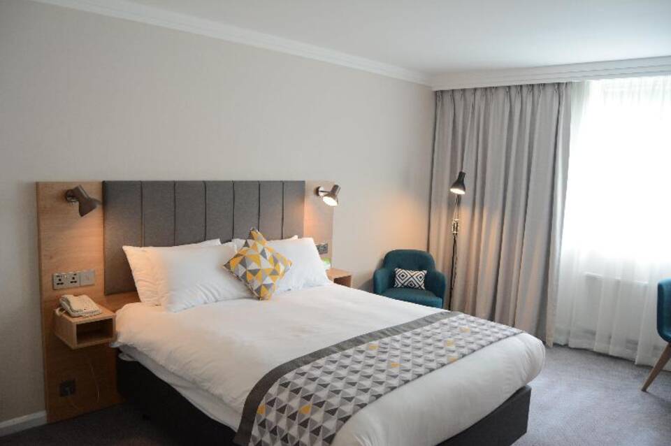Holiday Inn London Gatwick Airport 5