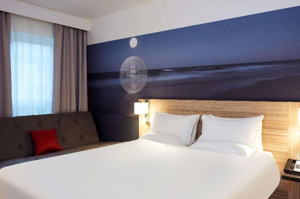 Novotel London Stansted Airport 2