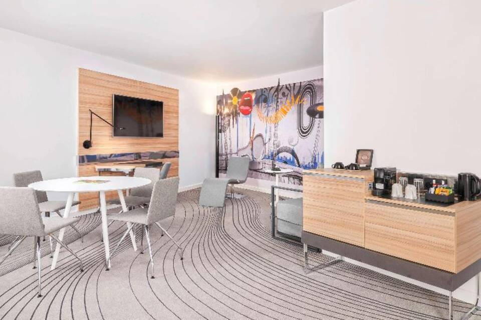 Novotel London Excel 4