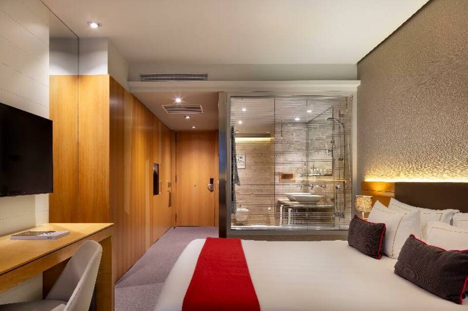 The Artist Grand Hotel of Art 2