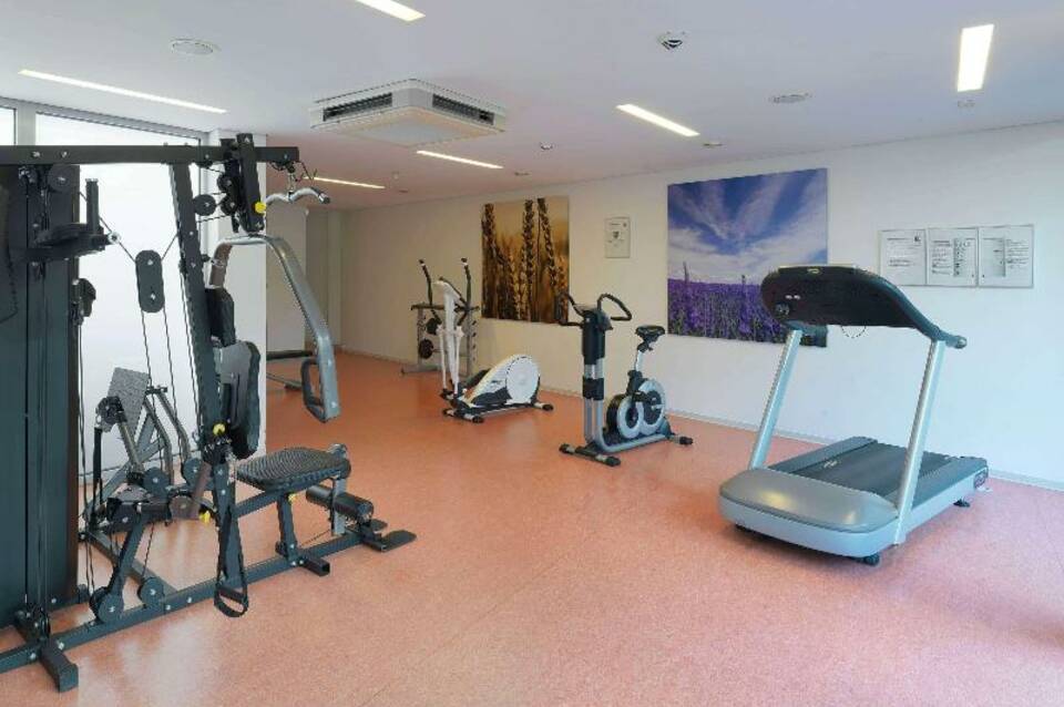 Ramada by Wyndham Dresden 3