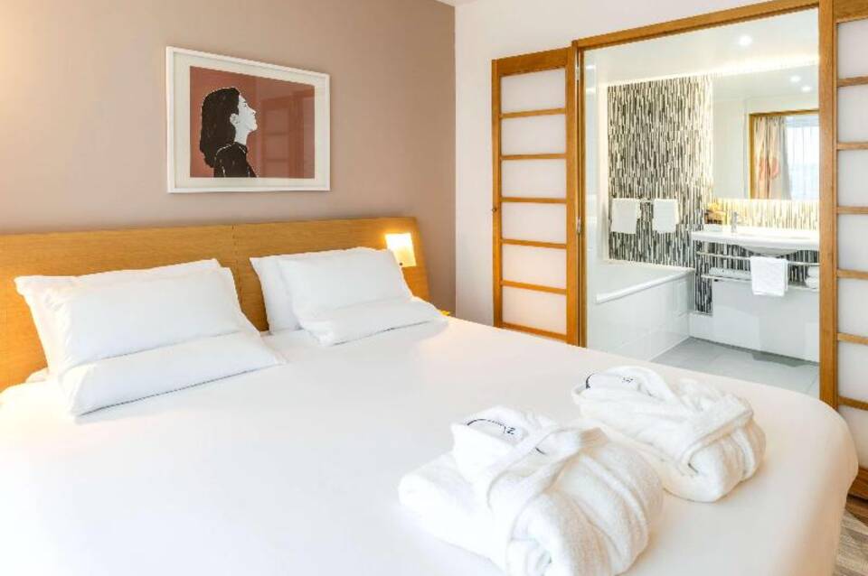 Novotel Edinburgh Park 1