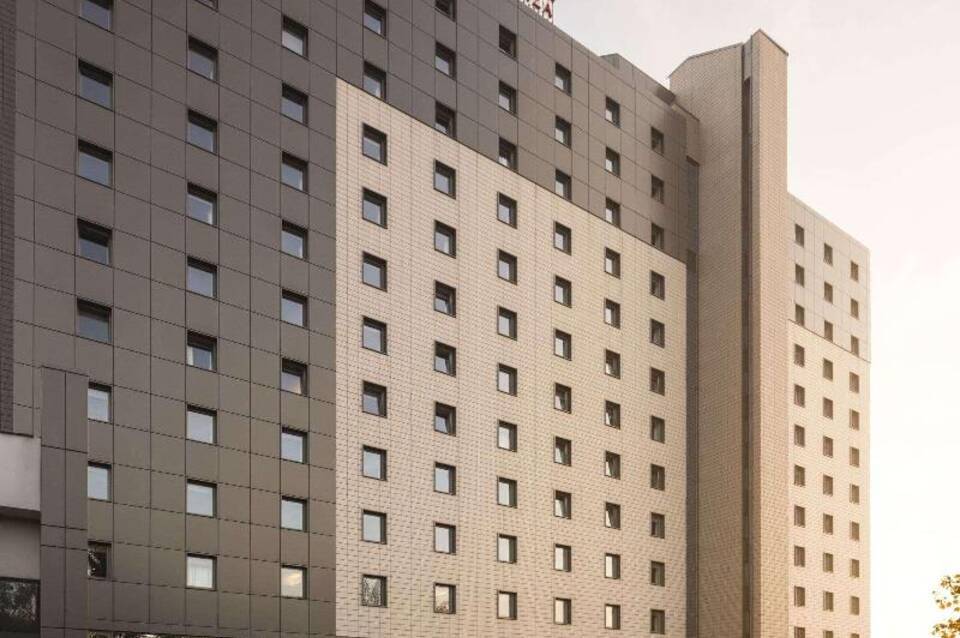 Ramada Plaza by Wyndham Bucharest Convention Center 1