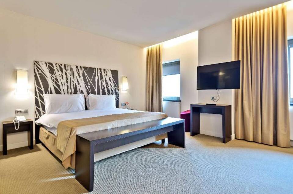 Ramada Plaza by Wyndham Bucharest Convention Center 4