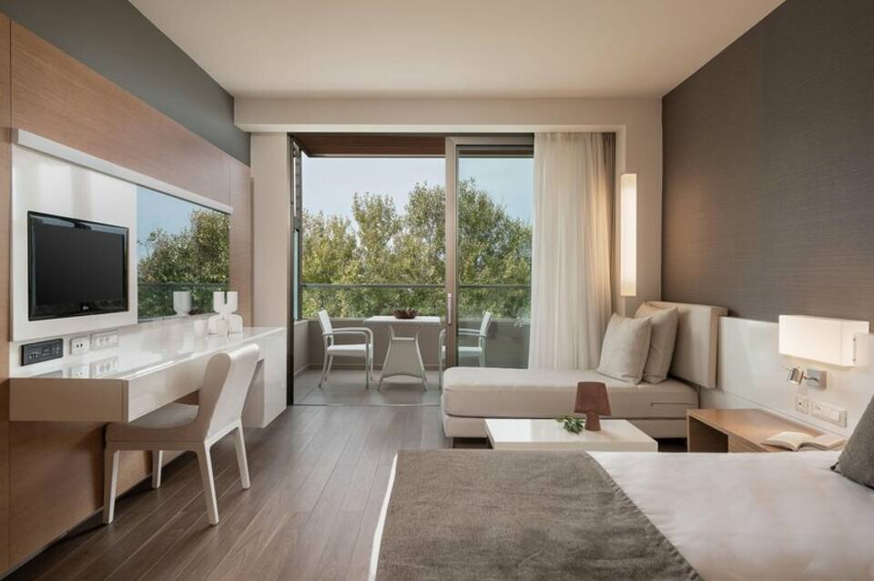 Avra Imperial Hotel 3