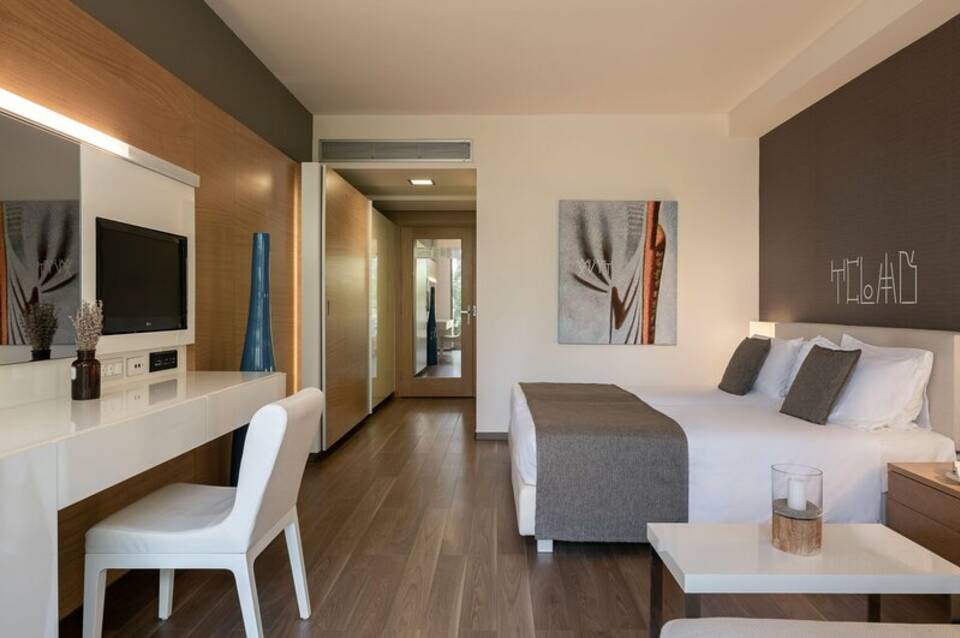 Avra Imperial Hotel 5