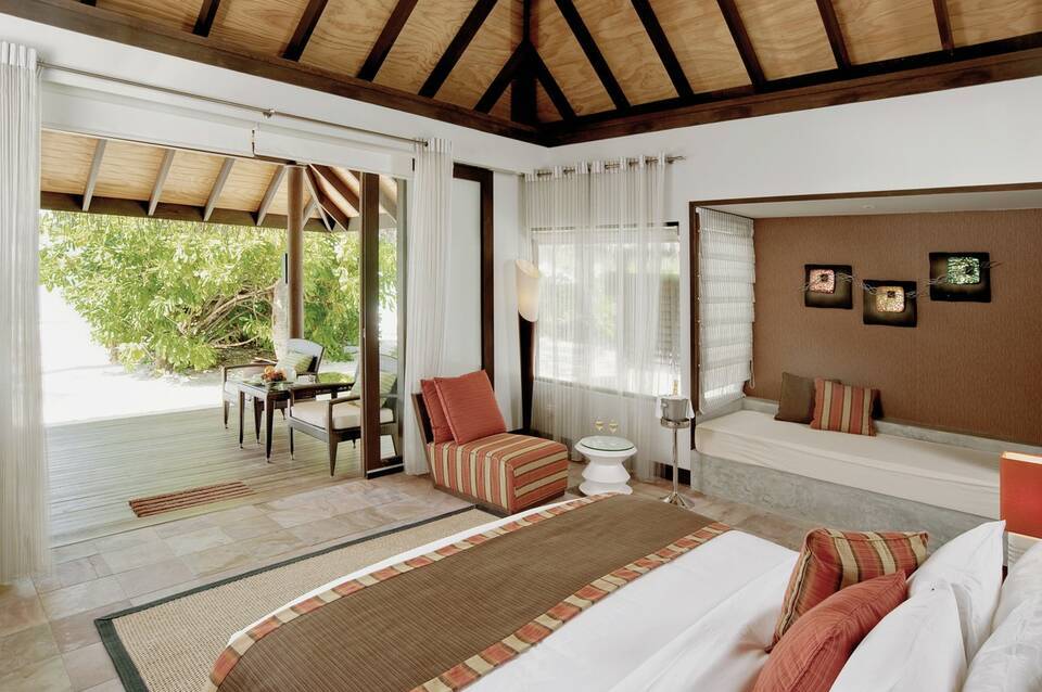 Velassaru Maldives 2