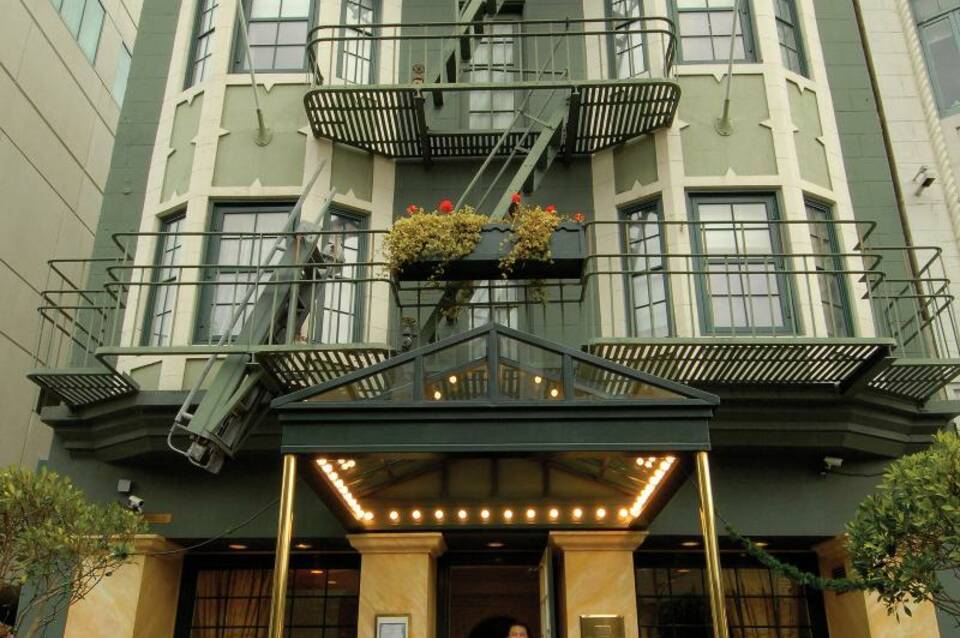 Inn at the Opera 4