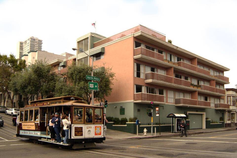 Suites at Fishermans Wharf 1