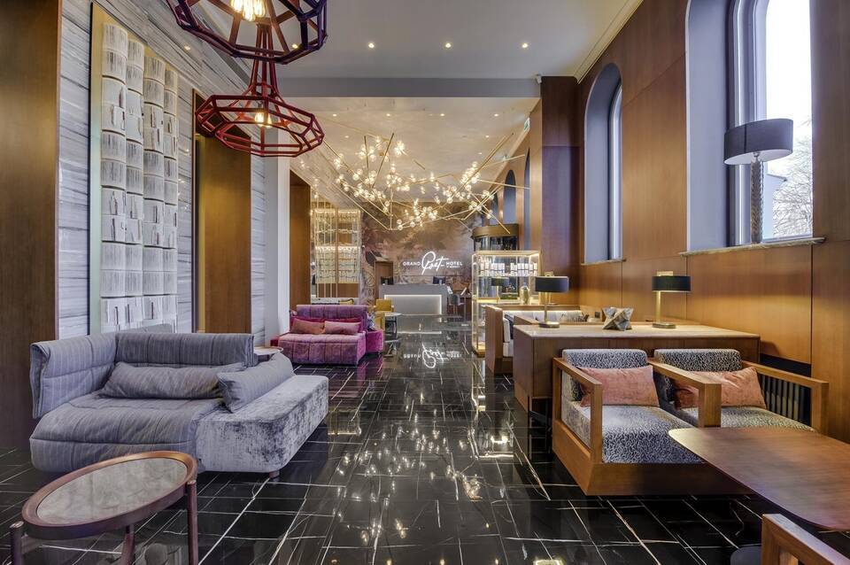 Grand Poet Hotel By Semarah 2