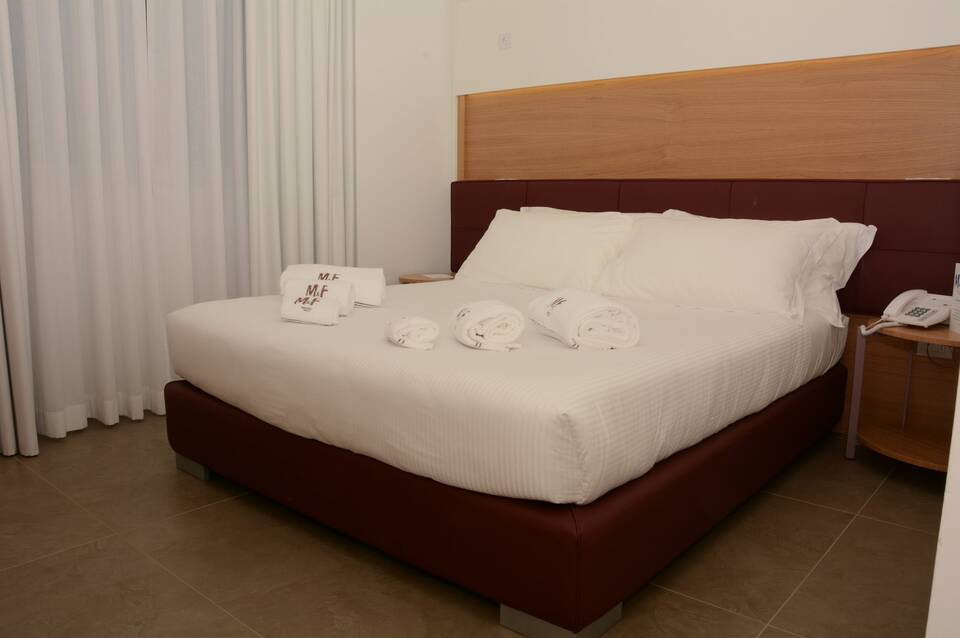 M & F Hotel 5