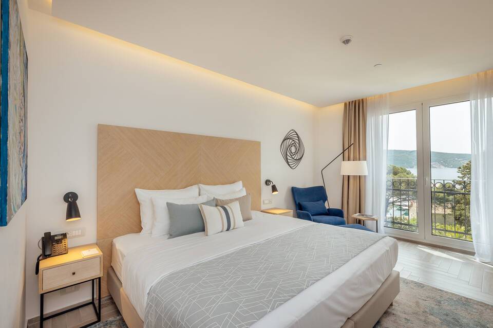Lazure Hotel & Marina 2