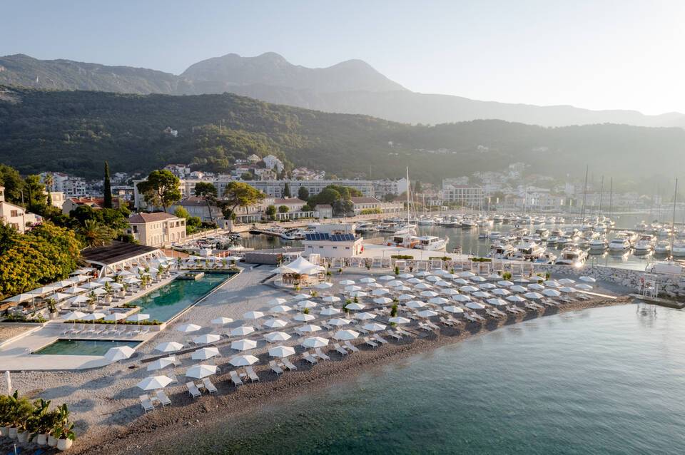 Lazure Hotel & Marina 5