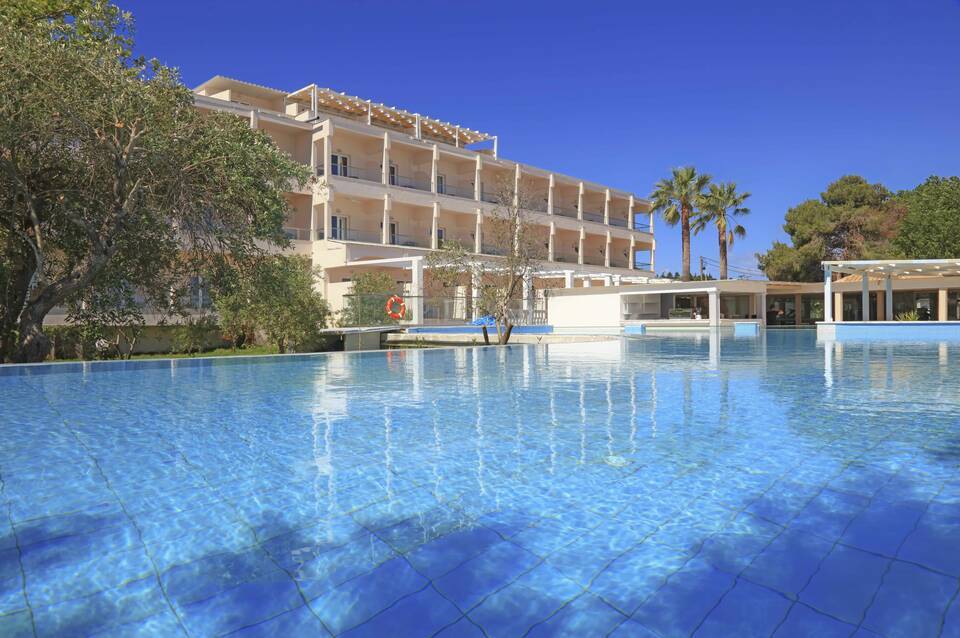 Cavomarina Beach Hotel 1
