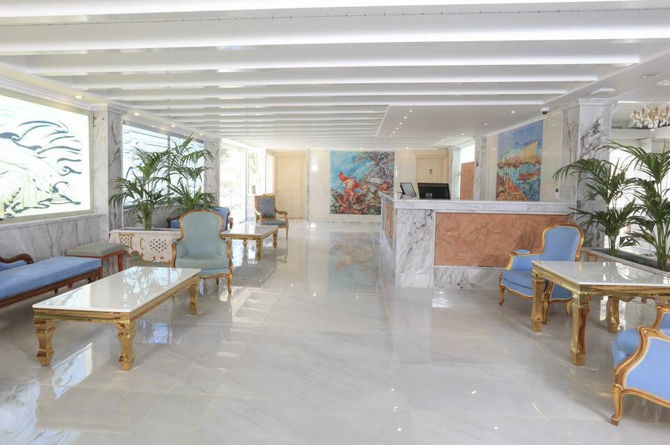 Cavomarina Beach Hotel 2