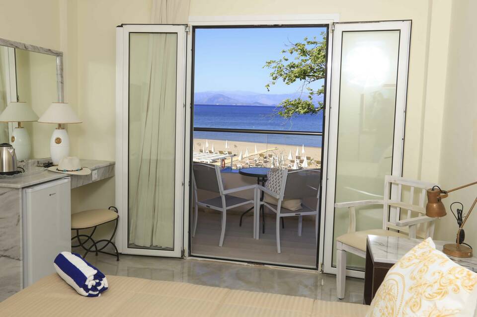 Cavomarina Beach Hotel 3