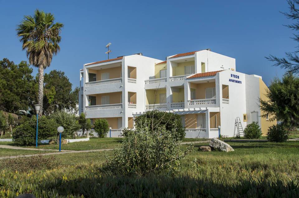Byron Apartments 1