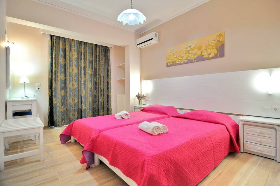 Byron Apartments 4