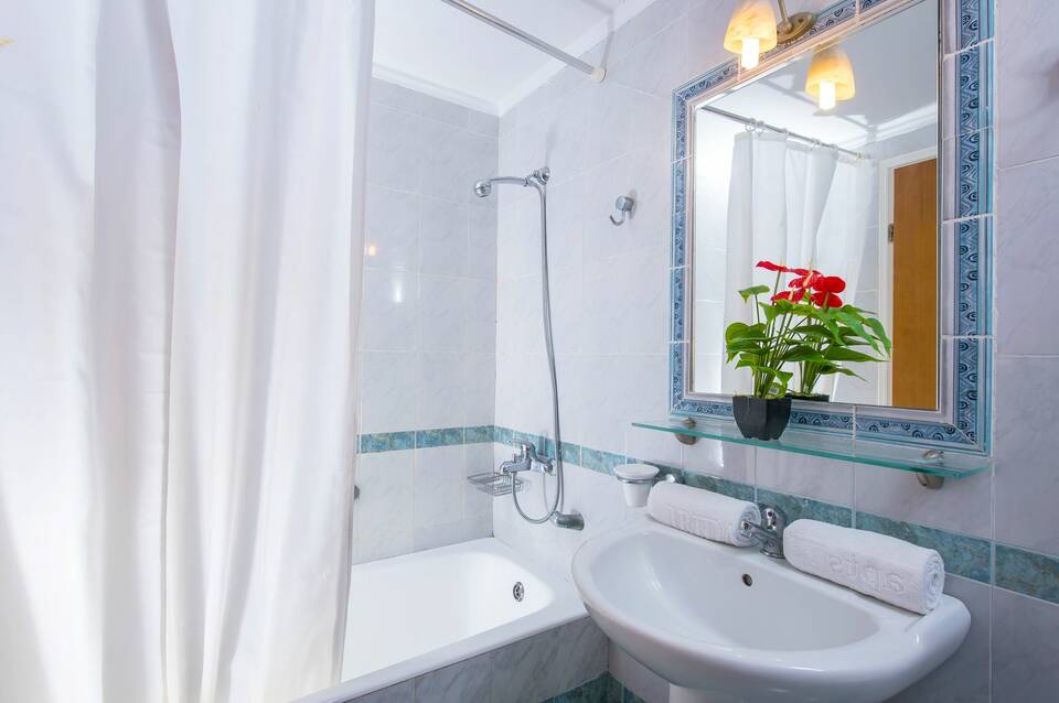 Irida Hotel Apartments 5