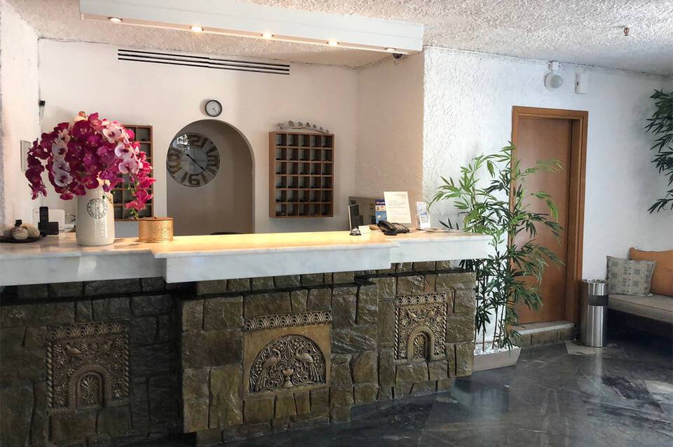 Karteros Hotel 1