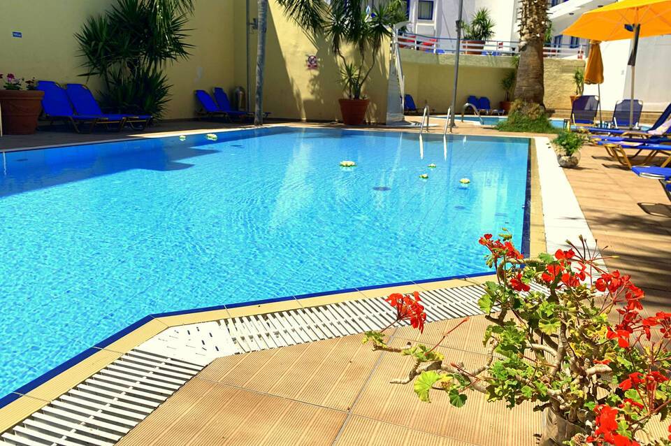 Kassavetis Center - Hotel Studios & Apartments 3