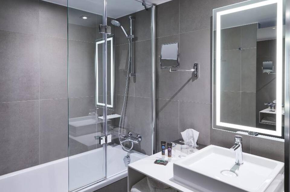 Novotel Birmingham Airport 2
