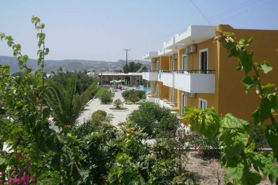 Manolis Studios 4