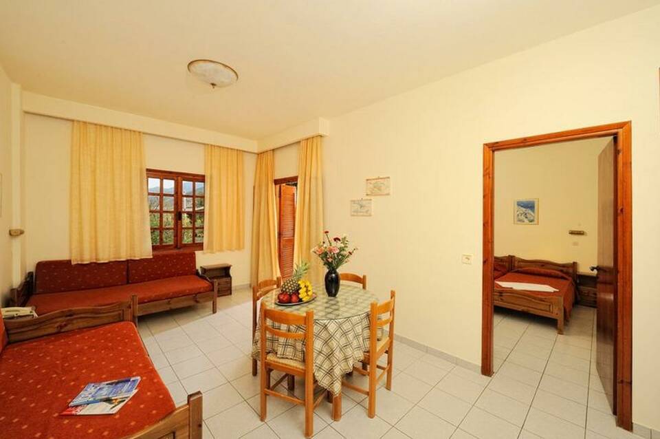 Maria Lambis Apartments 3