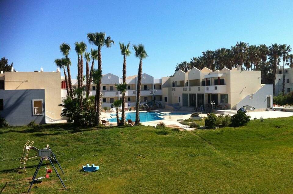 Olga's Paradise Hotel Apartments 1