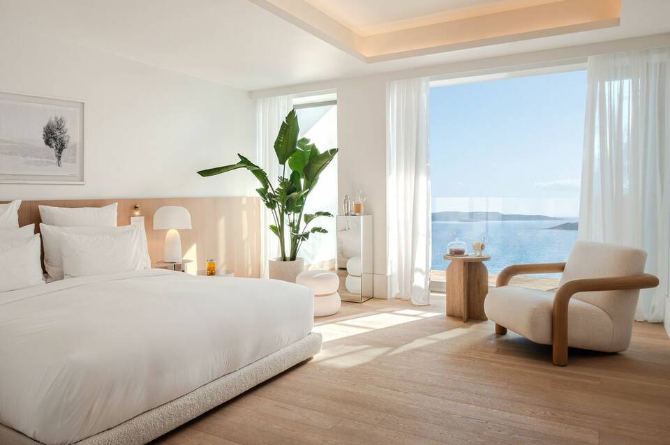The Roc Club, A Hotel to Live® 1