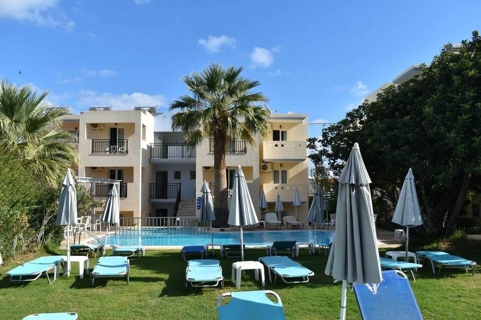 Sunshine Studios & Apartments 3