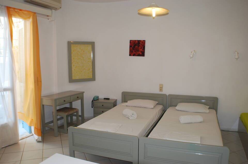 Renia Hotel 3