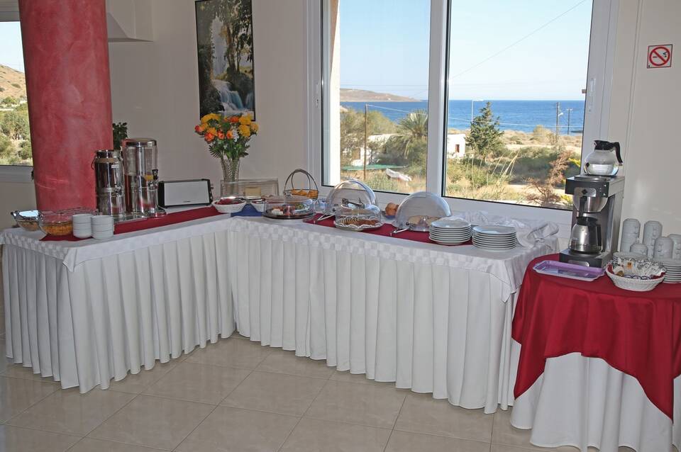 Hotel Sea Breeze 4
