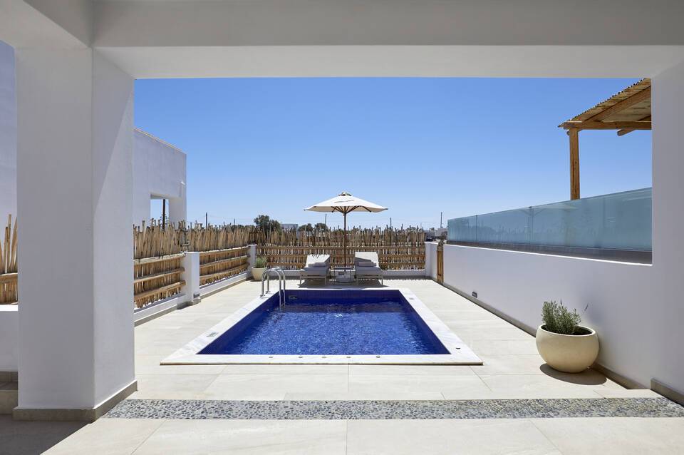 Sea Breeze Santorini Beach Resort, Curio Collection by Hilton 3