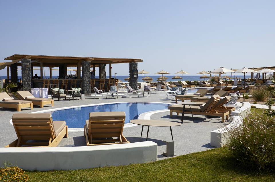 Sea Breeze Santorini Beach Resort, Curio Collection by Hilton 4